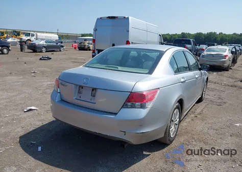 2010 Honda Accord 2.4 Lx z USA, uszkodzony, nr VIN 1HGCP2F30AA050822